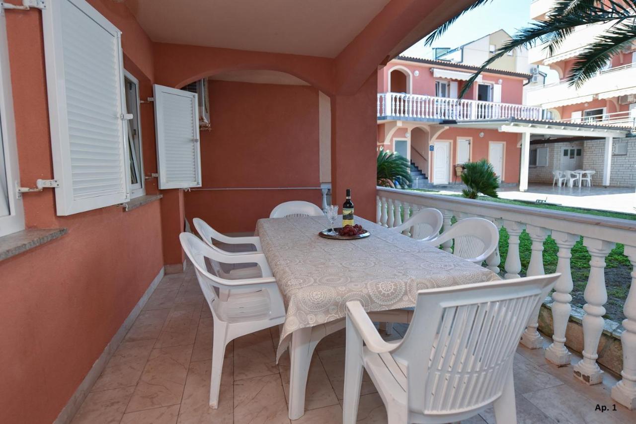 Apartments Bella Sky II Novalja Extérieur photo